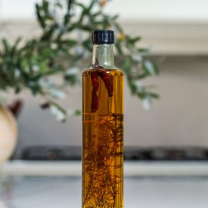 زيت زيتون بالاعشاب