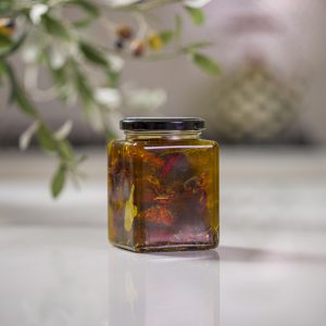 طماط مجفف مع زيت زيتون